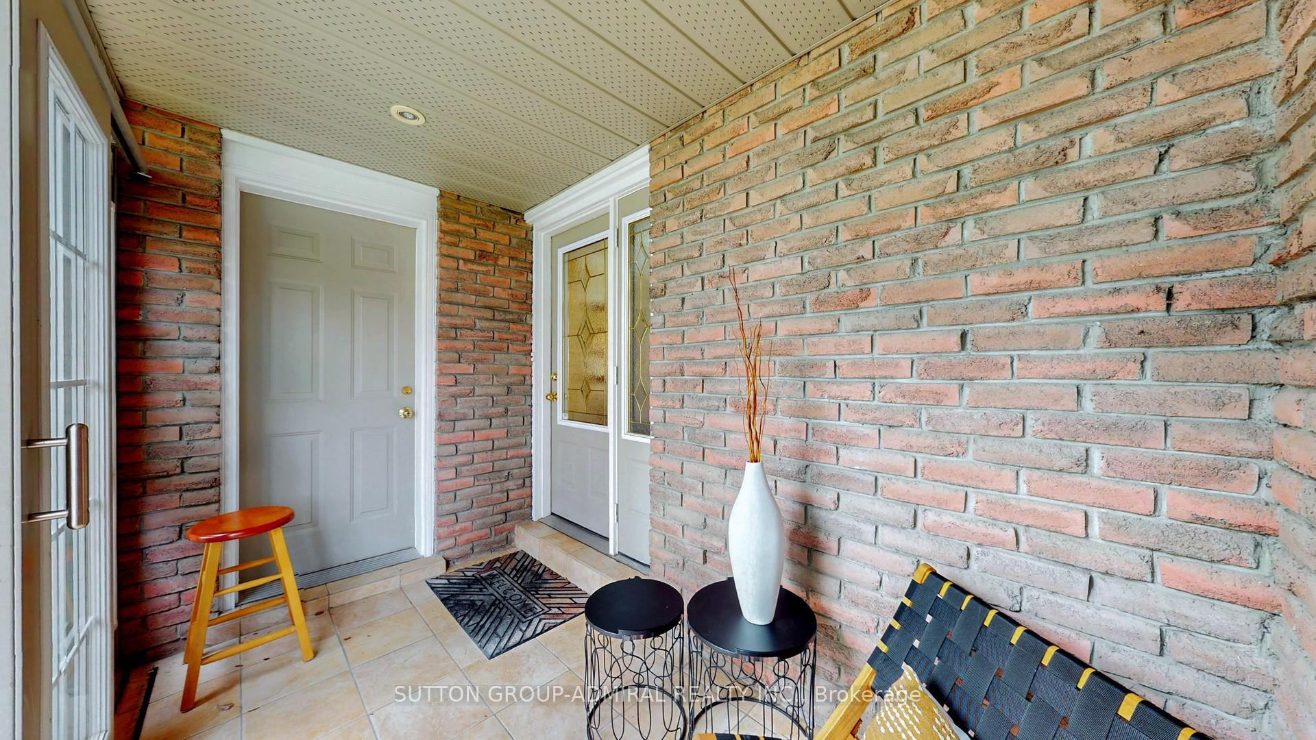 Photo 5 of 104 Kirk Drive, Markham, Royal Orchard — HOMEH