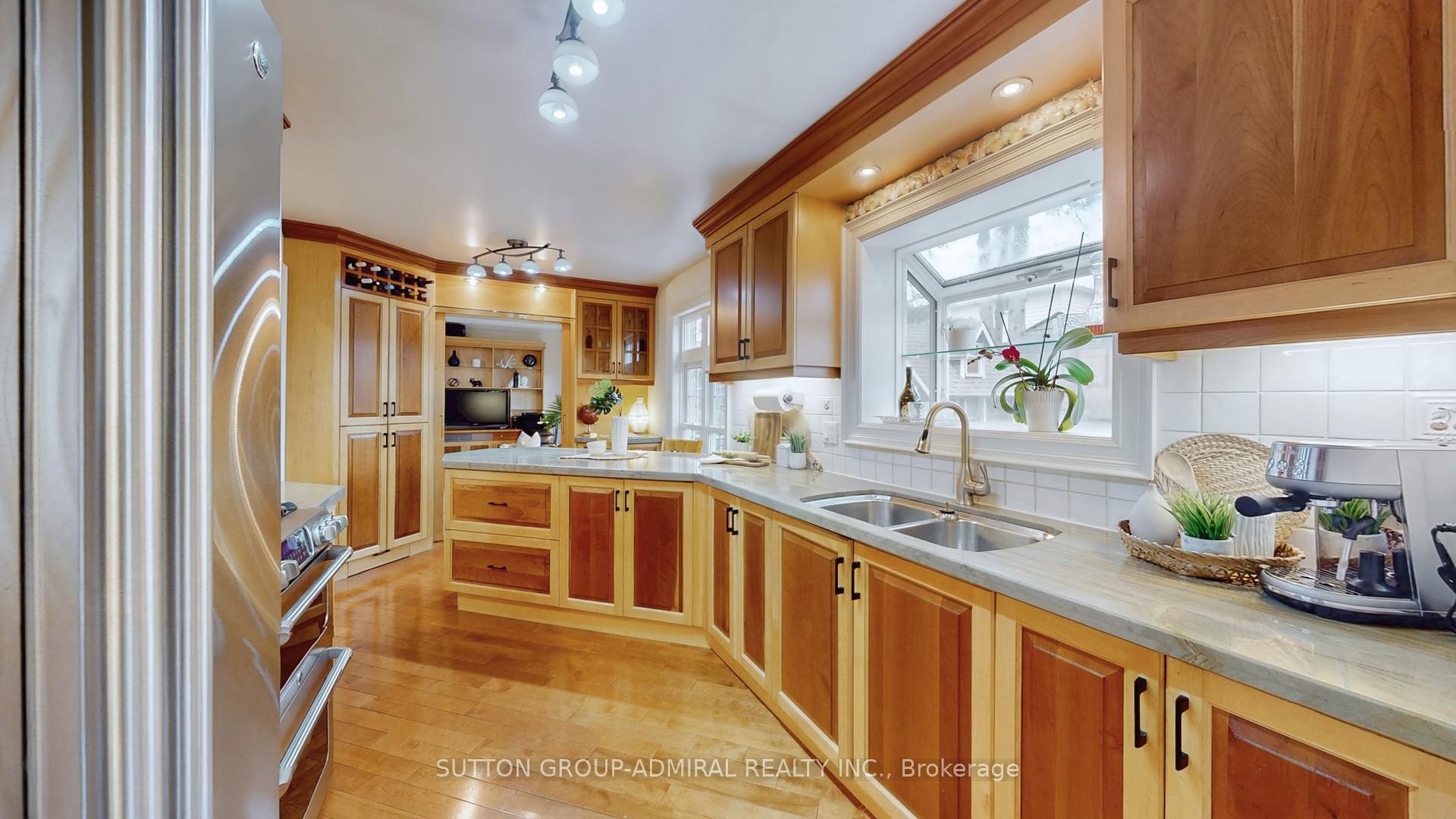 Photo 18 of 104 Kirk Drive, Markham, Royal Orchard — HOMEH