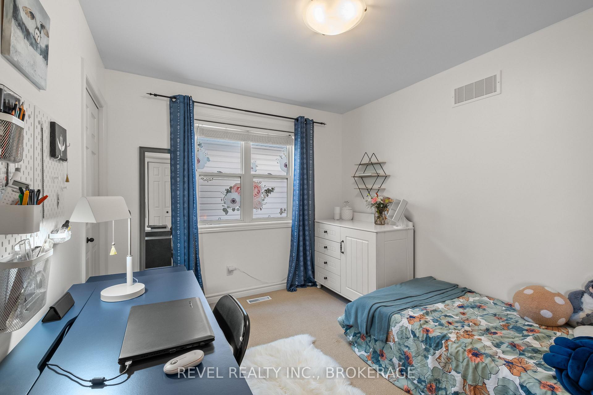 Photo 23 of 669 Augusta Drive, Kingston, City Northwest — HOMEH