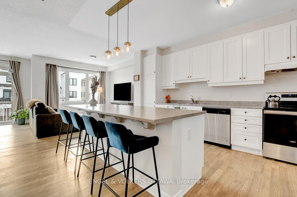 Photo 17 of 13 Caspian Row, Ottawa, Kanata - Emerald Meadows/Trailwest — HOMEH