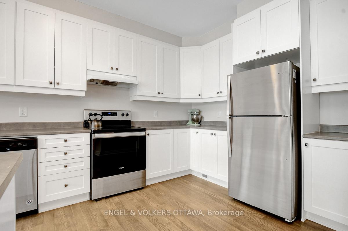 Photo 18 of 13 Caspian Row, Ottawa, Kanata - Emerald Meadows/Trailwest — HOMEH
