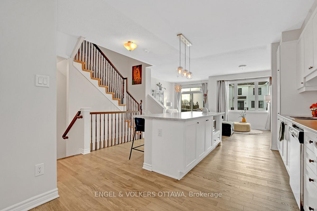 Photo 19 of 13 Caspian Row, Ottawa, Kanata - Emerald Meadows/Trailwest — HOMEH