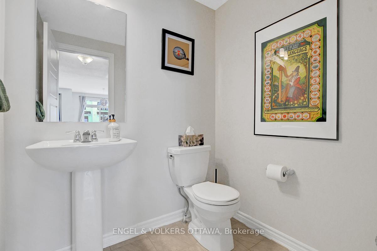 Photo 20 of 13 Caspian Row, Ottawa, Kanata - Emerald Meadows/Trailwest — HOMEH