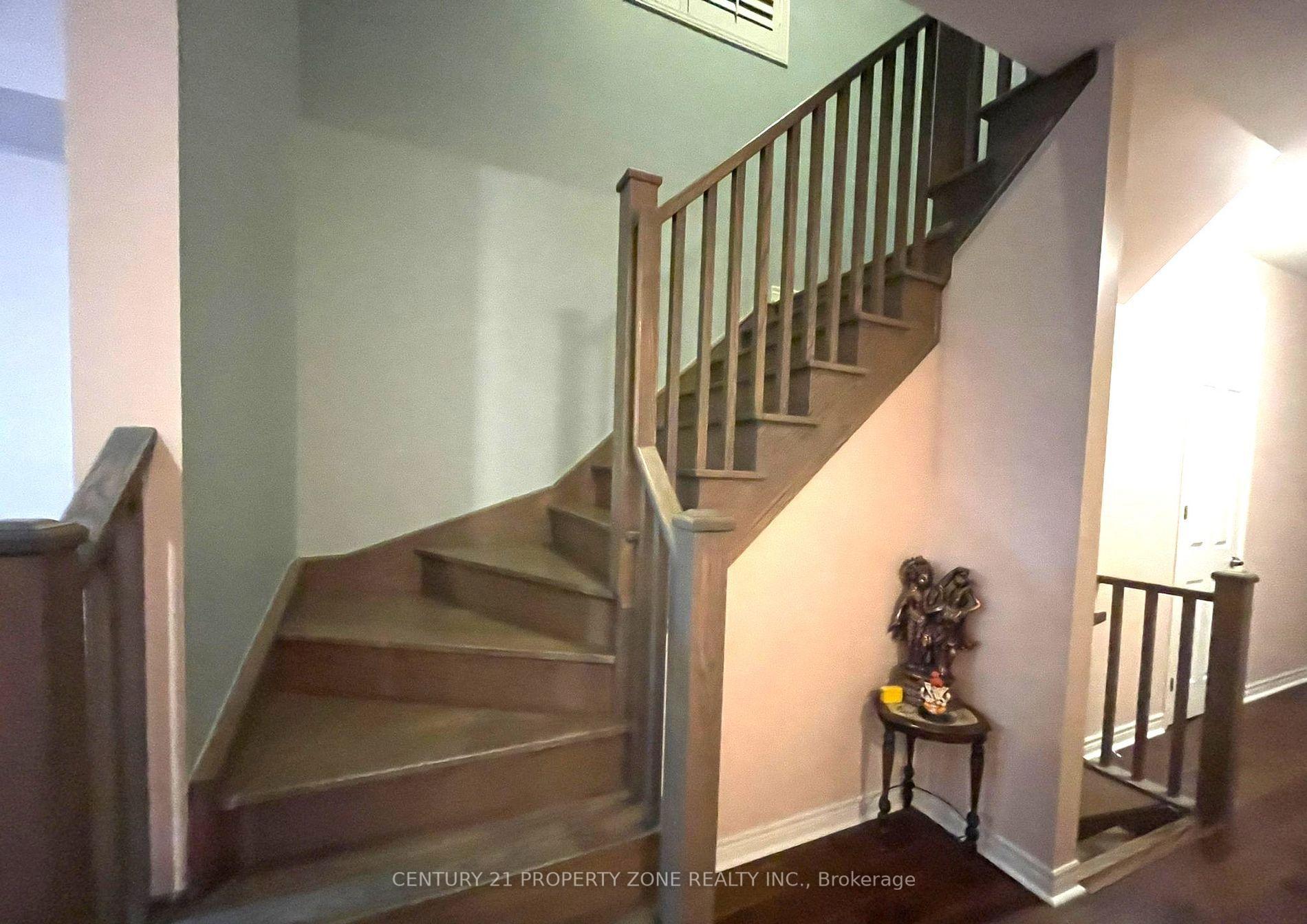 Photo 10 of 62 Bradbury Road, Hamilton, Stoney Creek — HOMEH