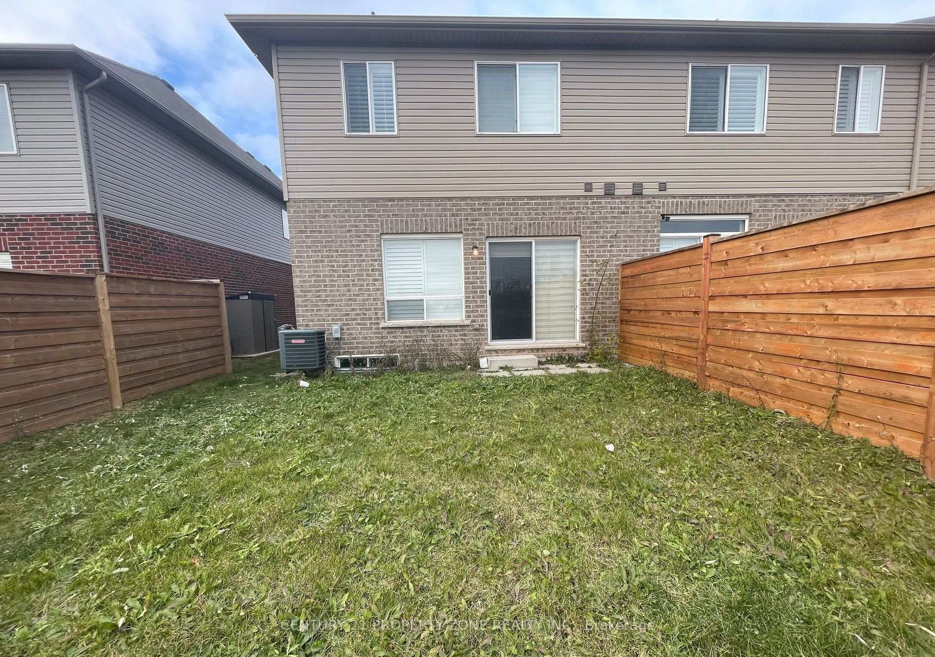 Photo 20 of 62 Bradbury Road, Hamilton, Stoney Creek — HOMEH