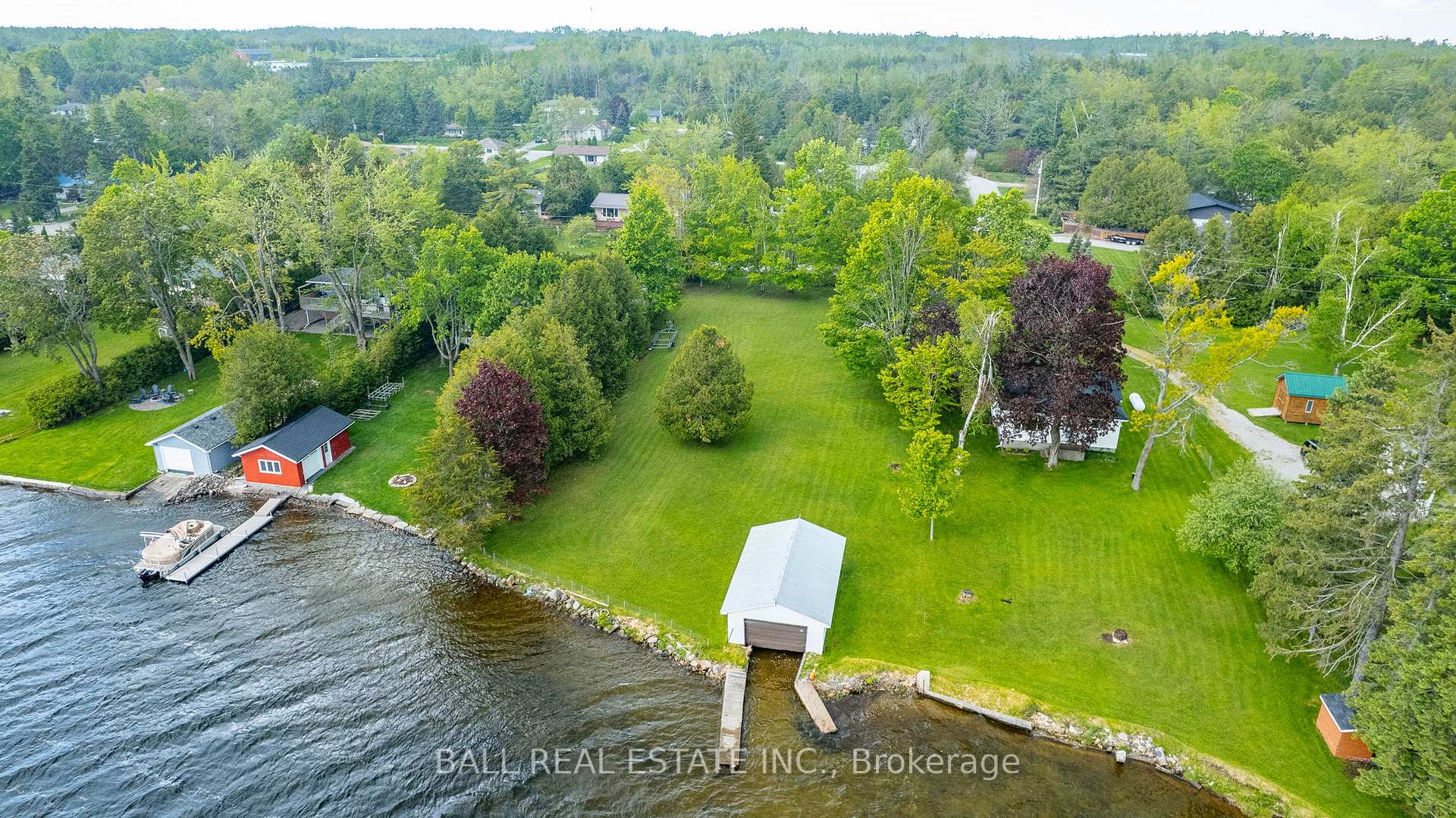 Photo 6 of 278 Lakeshore Drive, Kawartha Lakes, Bobcaygeon — HOMEH