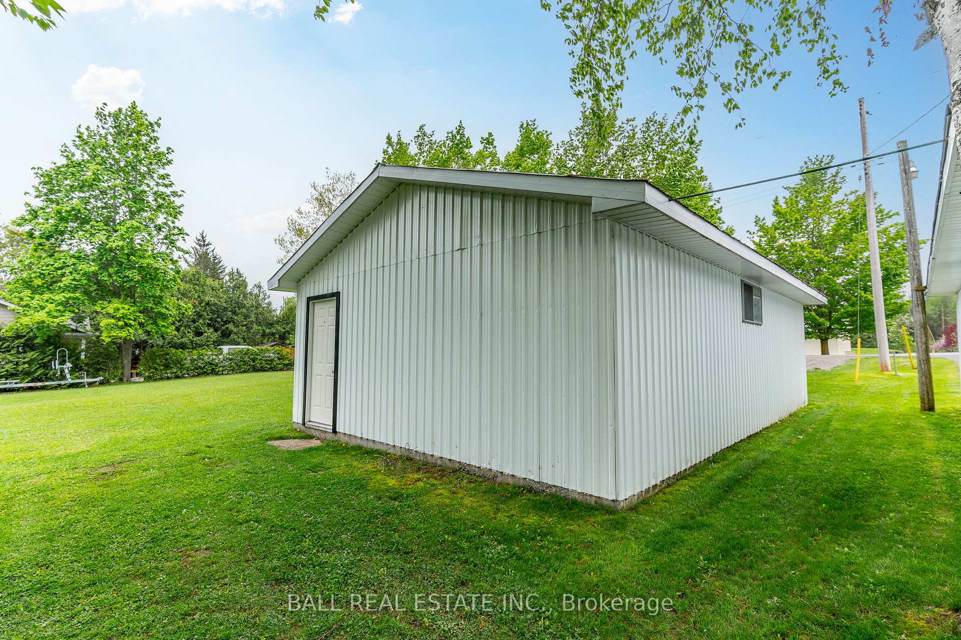 Photo 8 of 278 Lakeshore Drive, Kawartha Lakes, Bobcaygeon — HOMEH