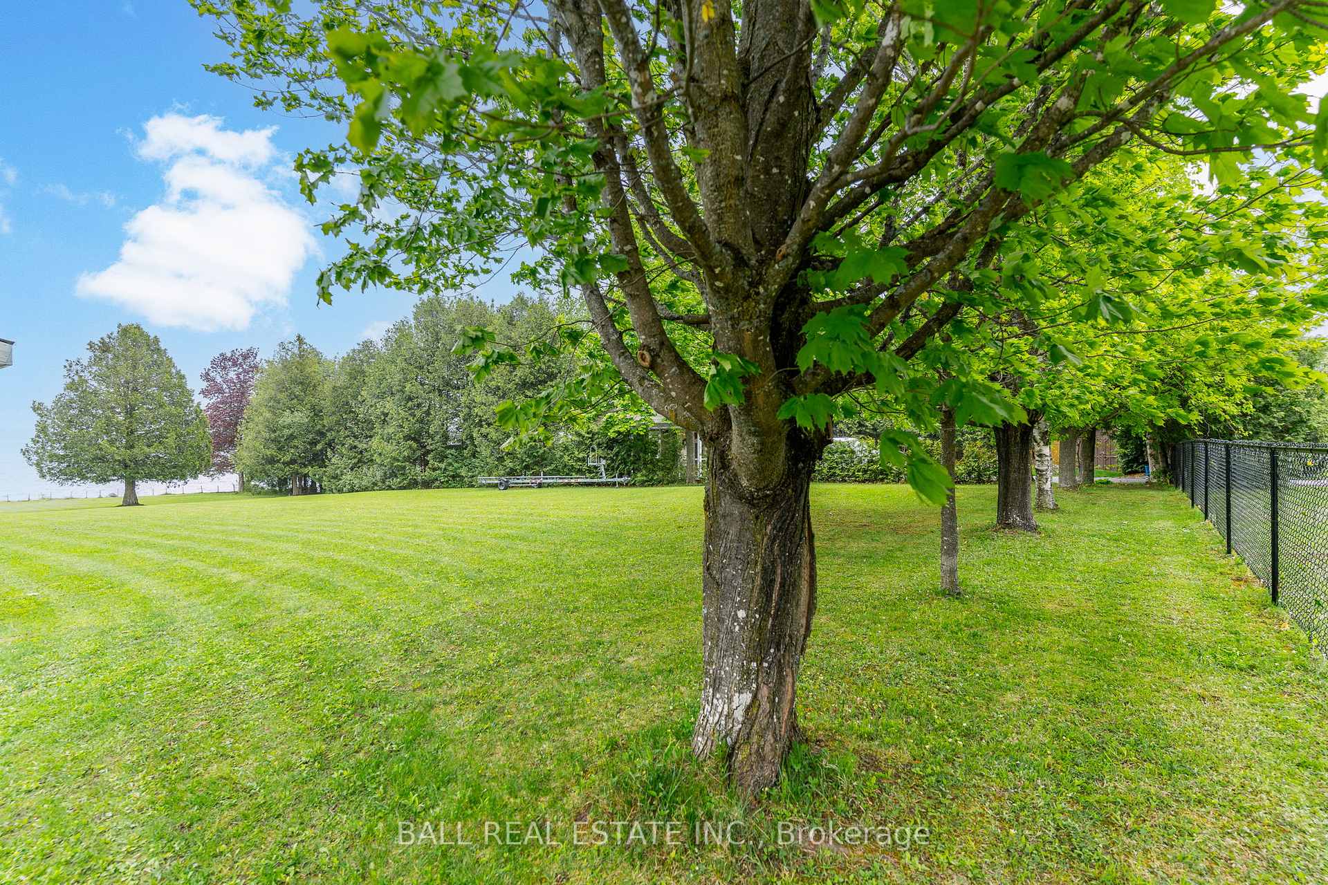 Photo 12 of 278 Lakeshore Drive, Kawartha Lakes, Bobcaygeon — HOMEH