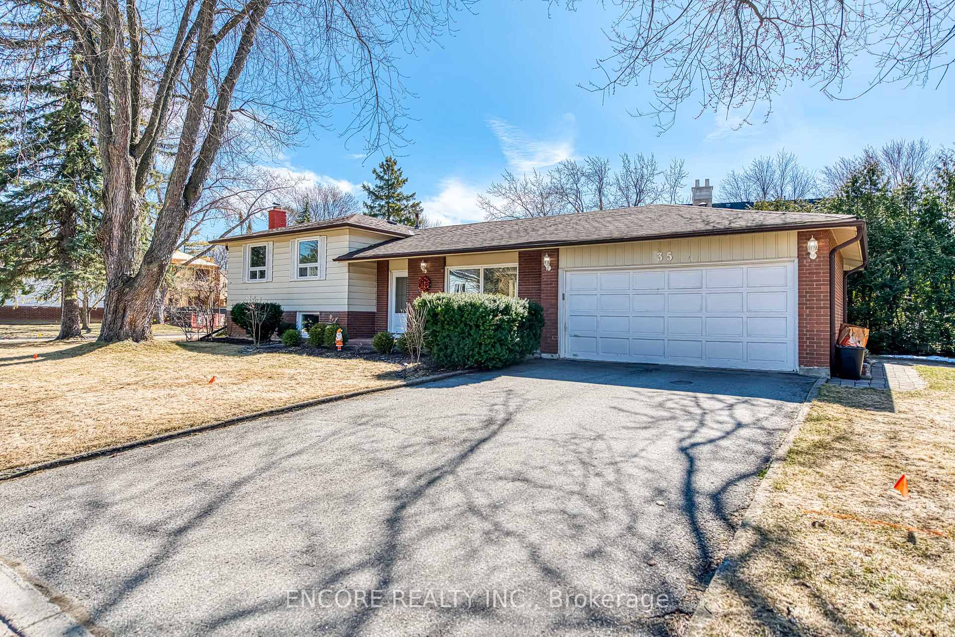Photo 2 of 35 Gainsville Avenue, Markham, Unionville — HOMEH