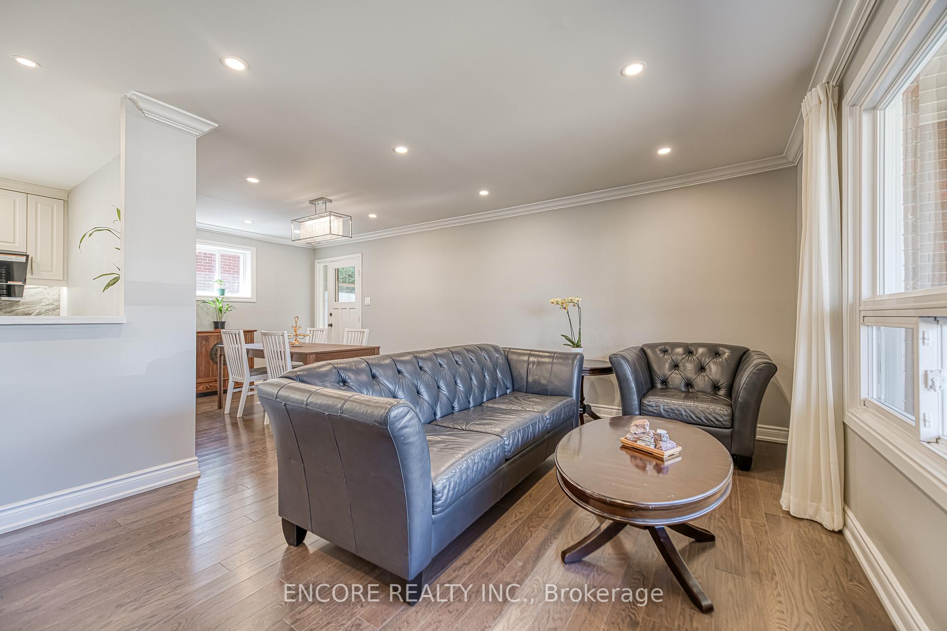 Photo 6 of 35 Gainsville Avenue, Markham, Unionville — HOMEH