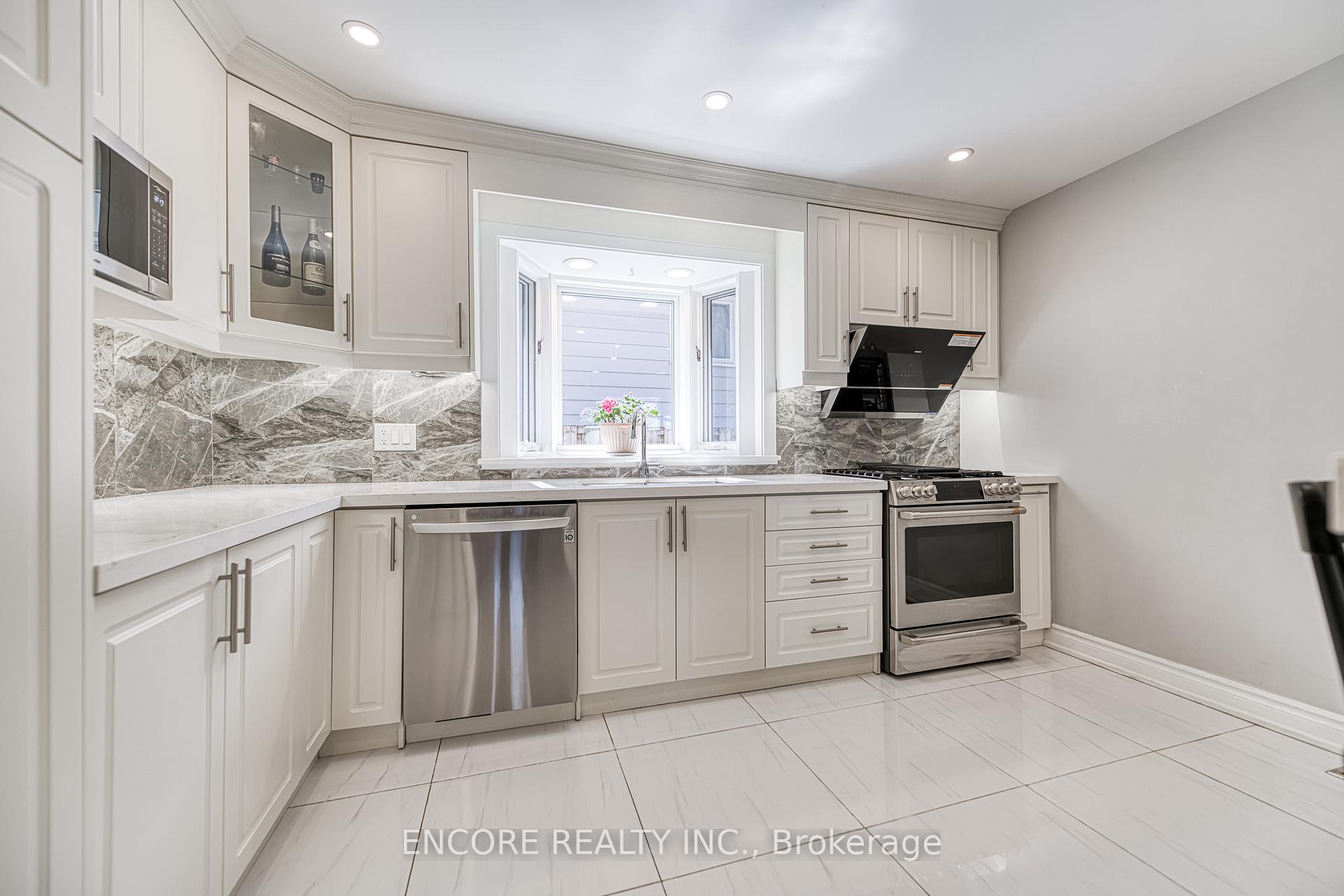 Photo 13 of 35 Gainsville Avenue, Markham, Unionville — HOMEH