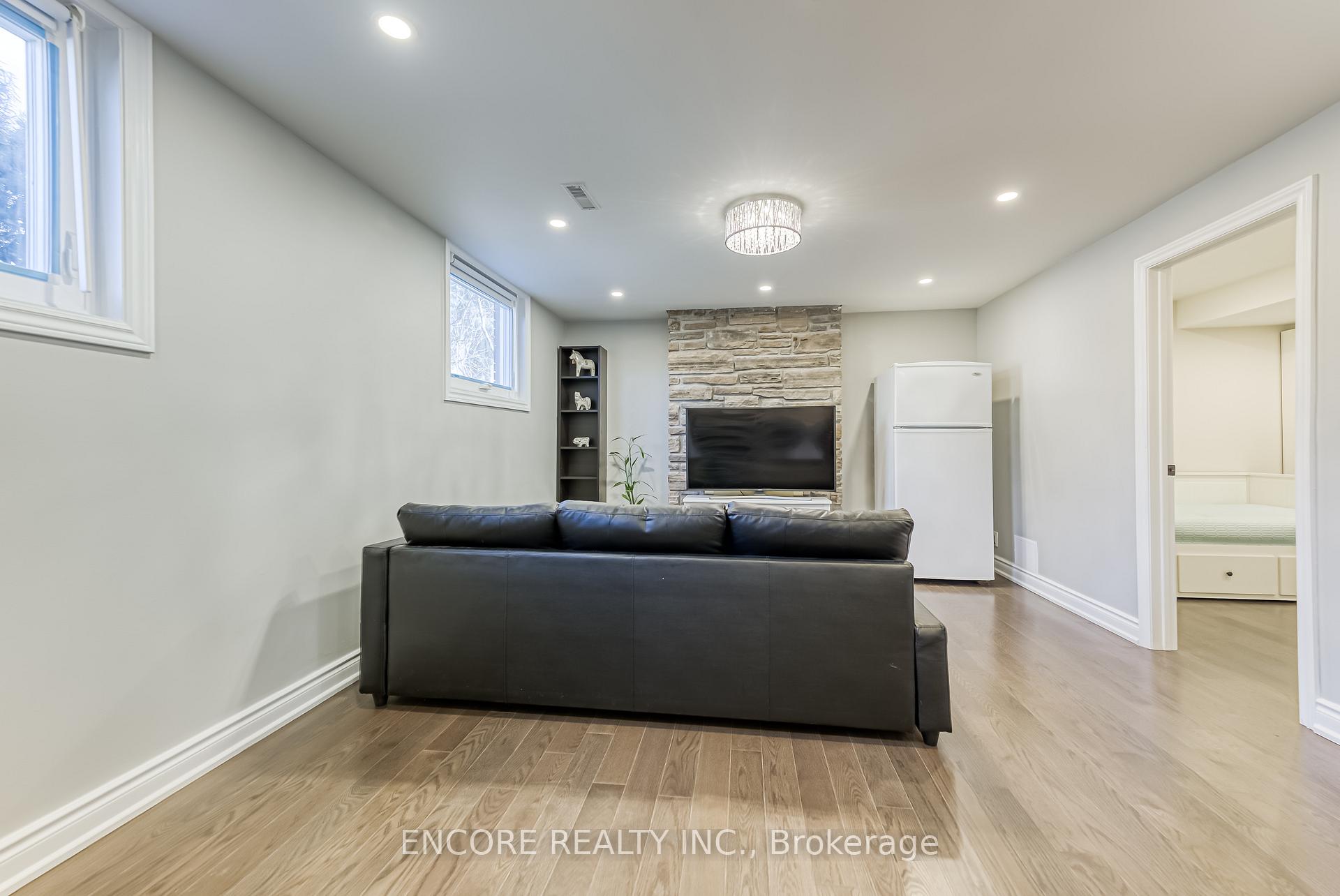 Photo 23 of 35 Gainsville Avenue, Markham, Unionville — HOMEH
