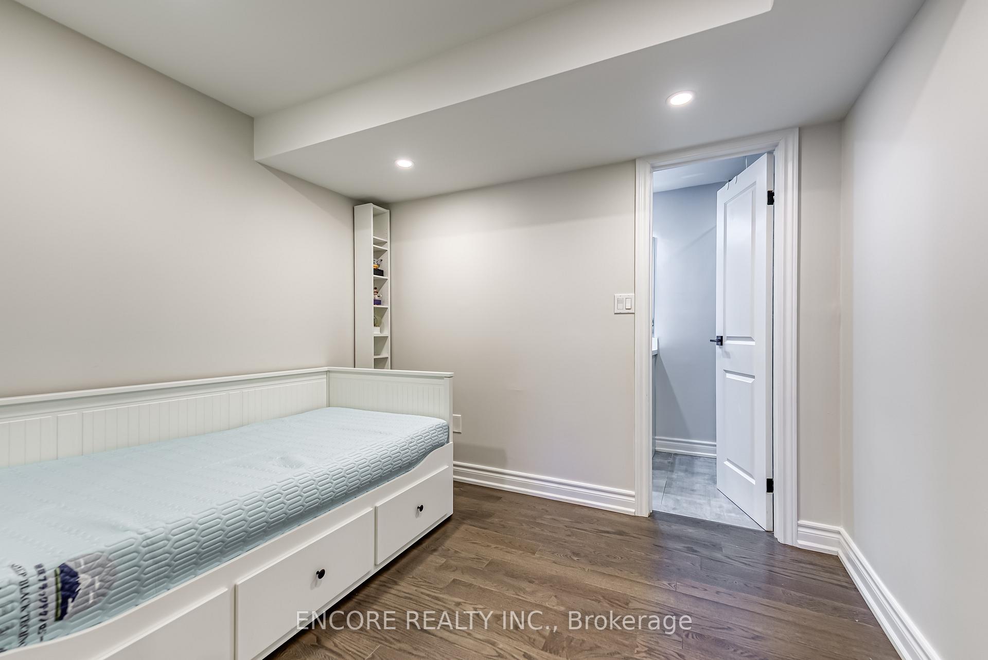 Photo 24 of 35 Gainsville Avenue, Markham, Unionville — HOMEH