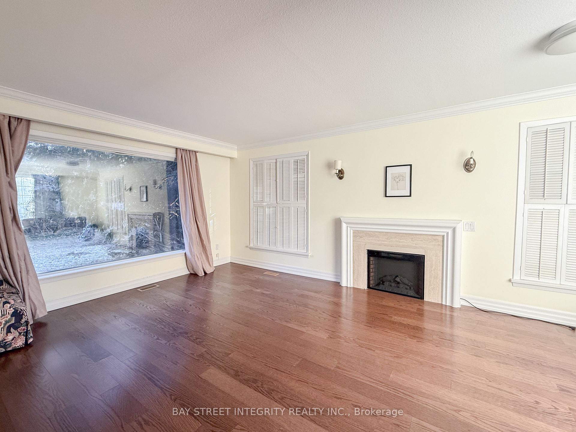 Photo 6 of 10 Huckleberry Lane, Markham, Bayview Glen — HOMEH