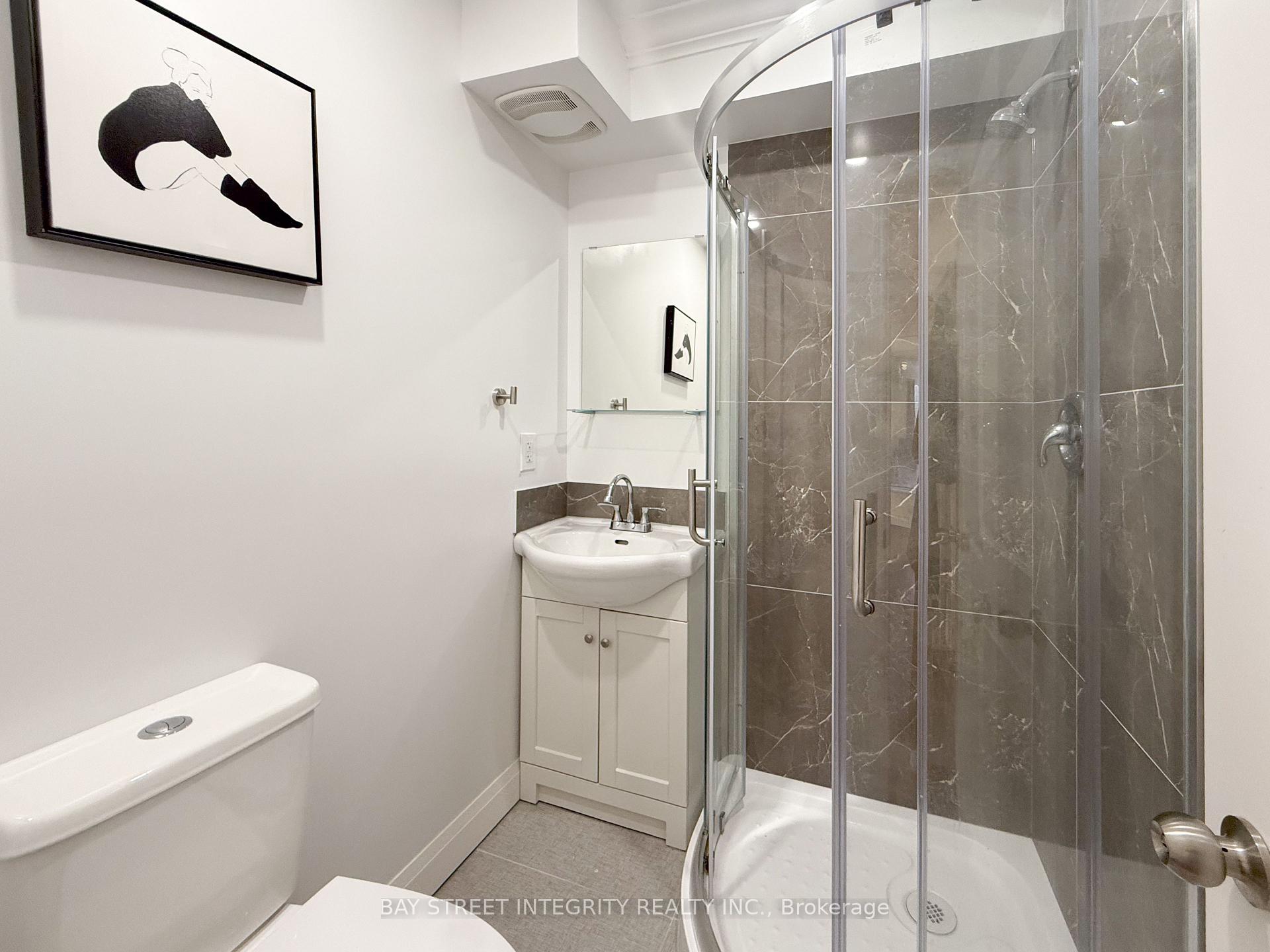 Photo 8 of 10 Huckleberry Lane, Markham, Bayview Glen — HOMEH