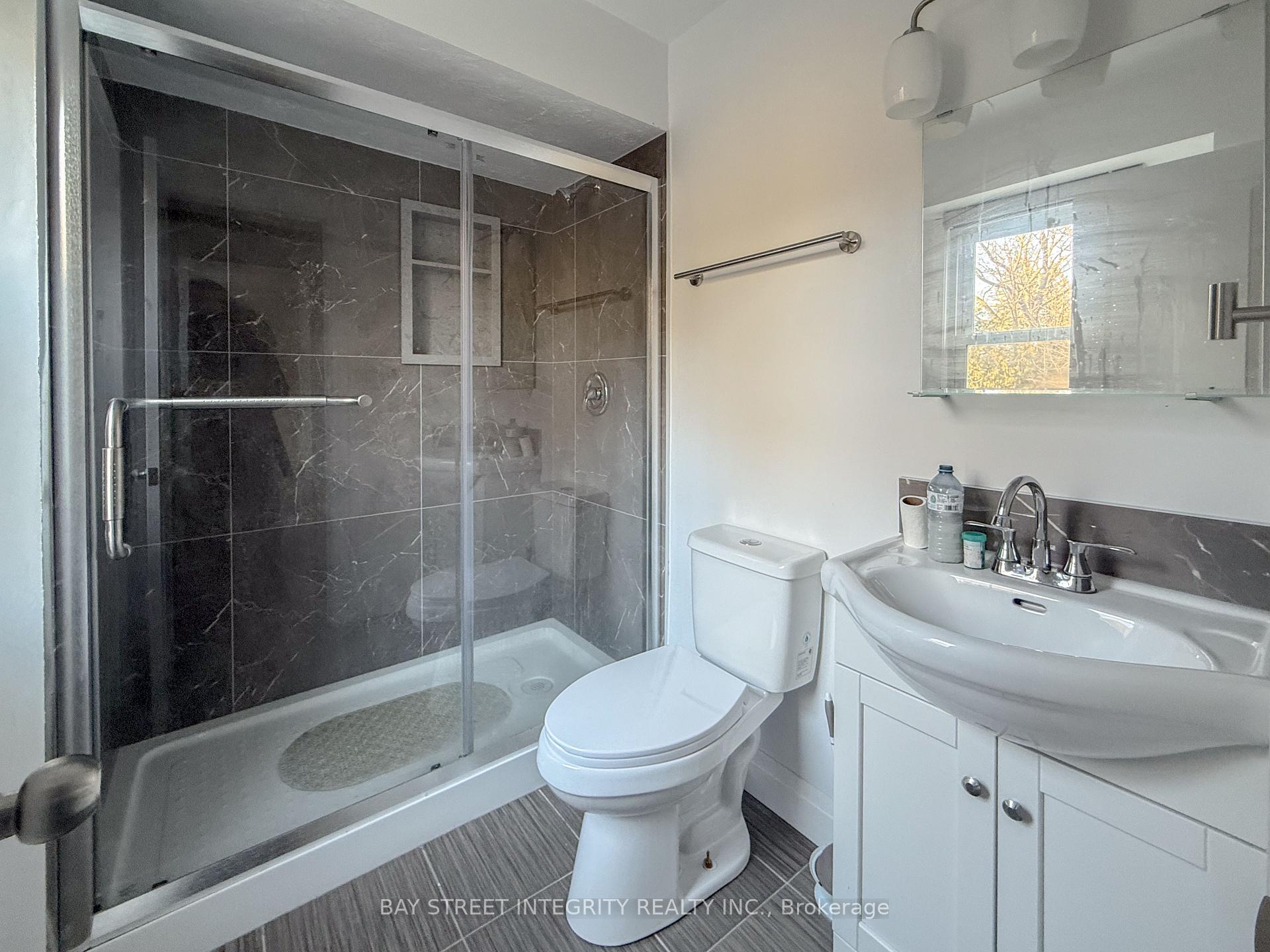 Photo 10 of 10 Huckleberry Lane, Markham, Bayview Glen — HOMEH