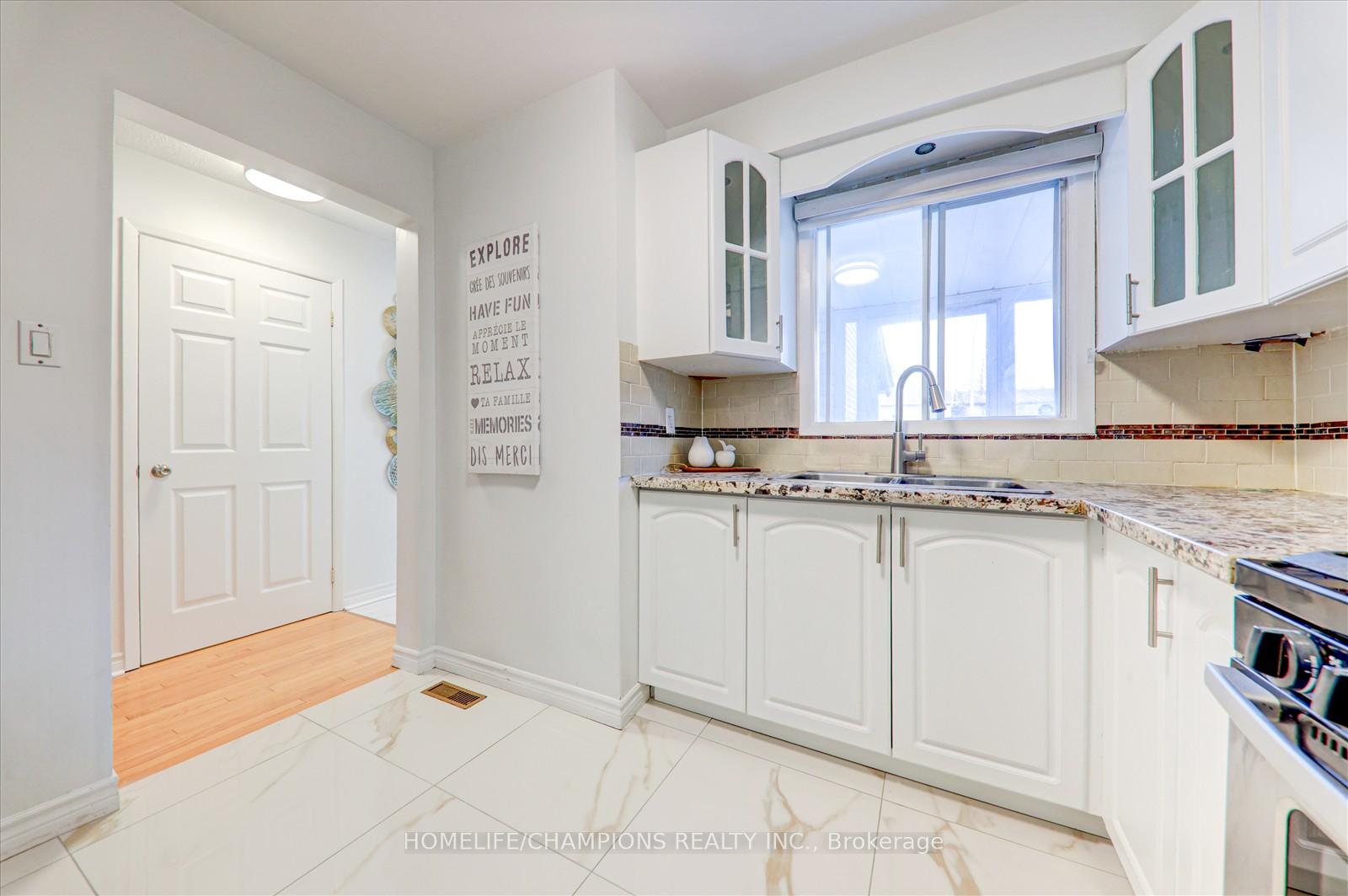 Photo 11 of 4 Croxley Green Drive, Markham, Milliken Mills West — HOMEH
