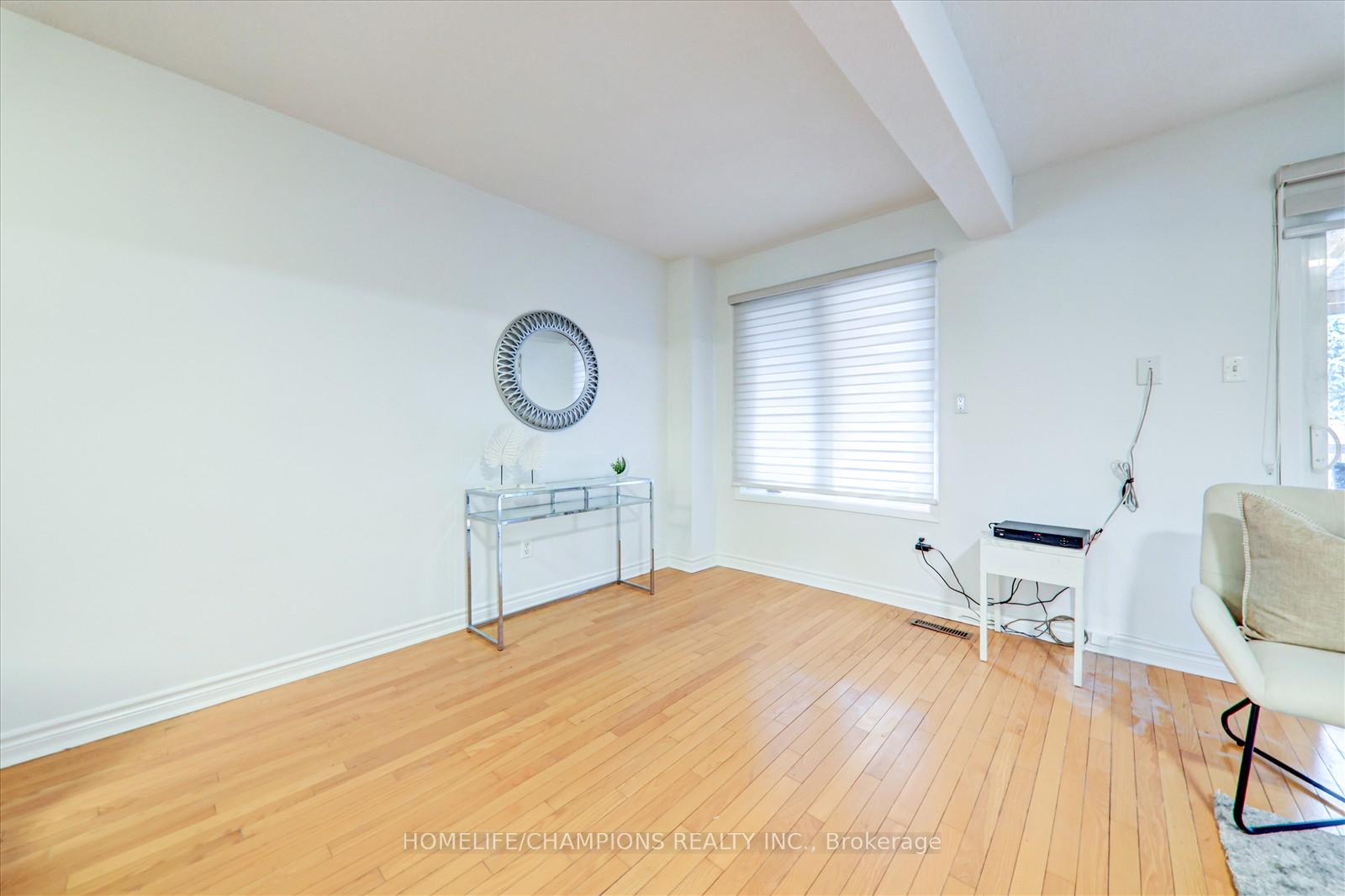Photo 14 of 4 Croxley Green Drive, Markham, Milliken Mills West — HOMEH