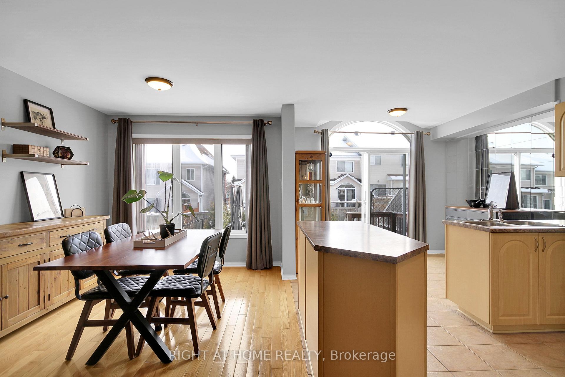 Photo 8 of 31 Scampton Drive, Ottawa, Kanata - Morgan's Grant/South March — HOMEH
