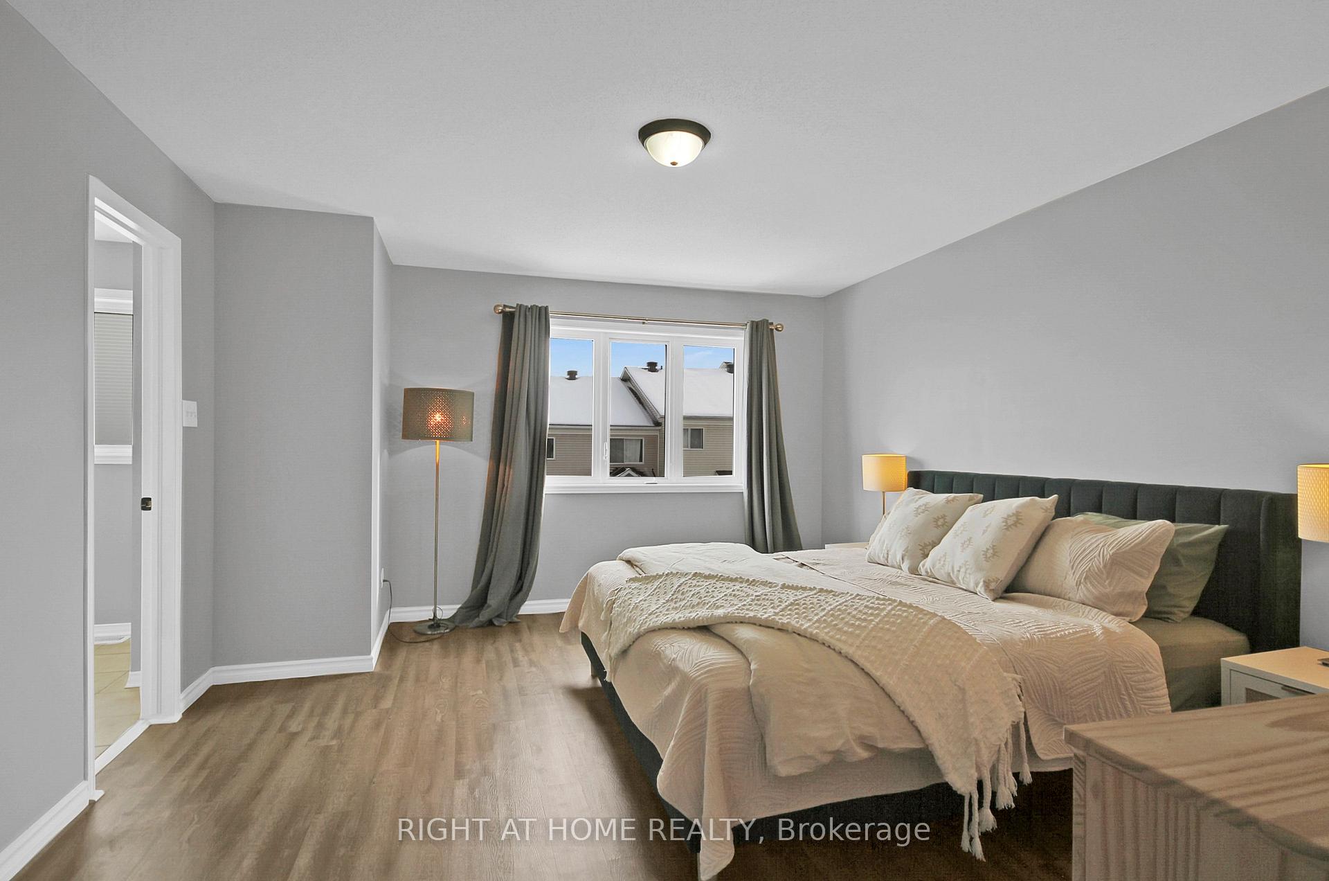 Photo 18 of 31 Scampton Drive, Ottawa, Kanata - Morgan's Grant/South March — HOMEH