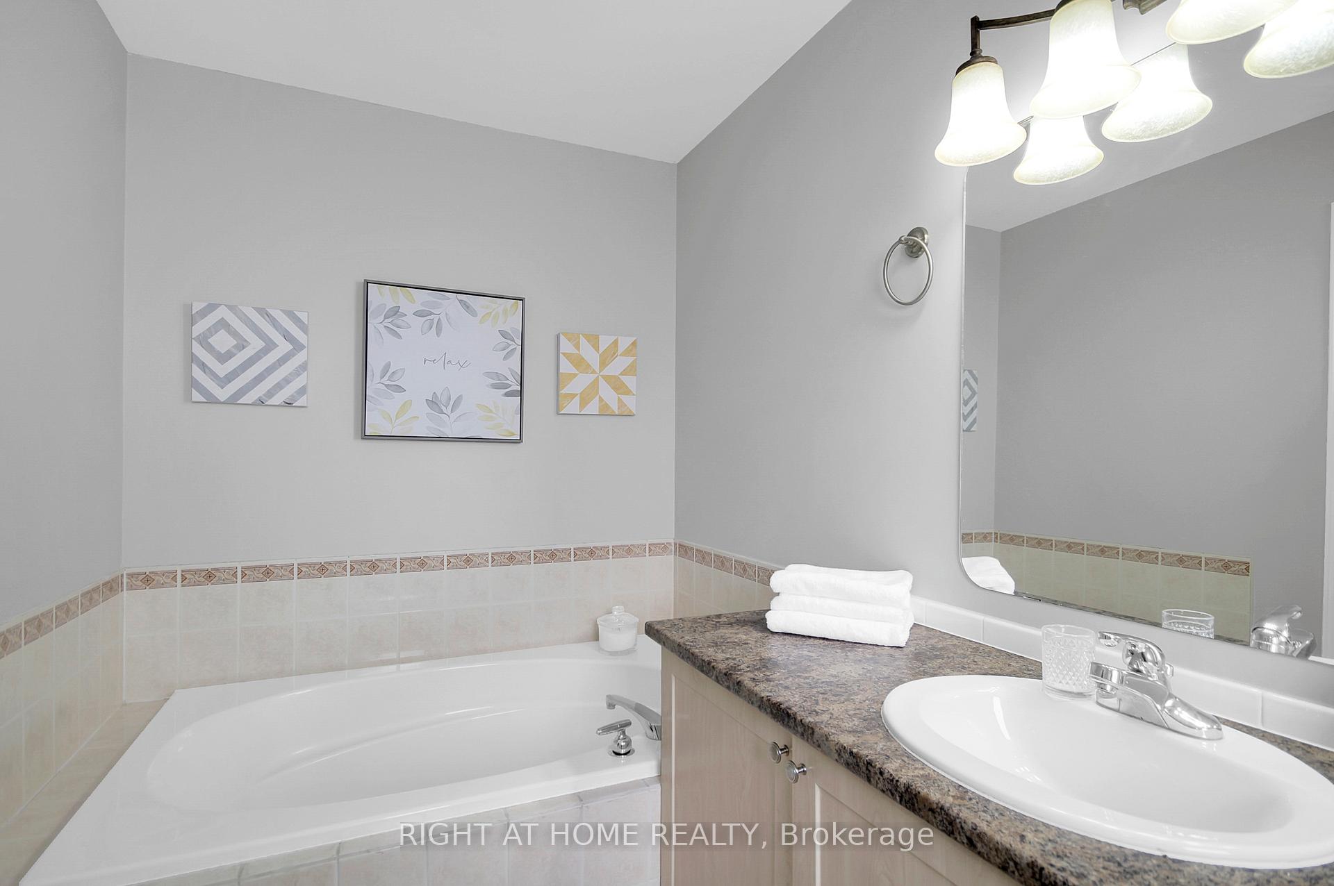 Photo 20 of 31 Scampton Drive, Ottawa, Kanata - Morgan's Grant/South March — HOMEH