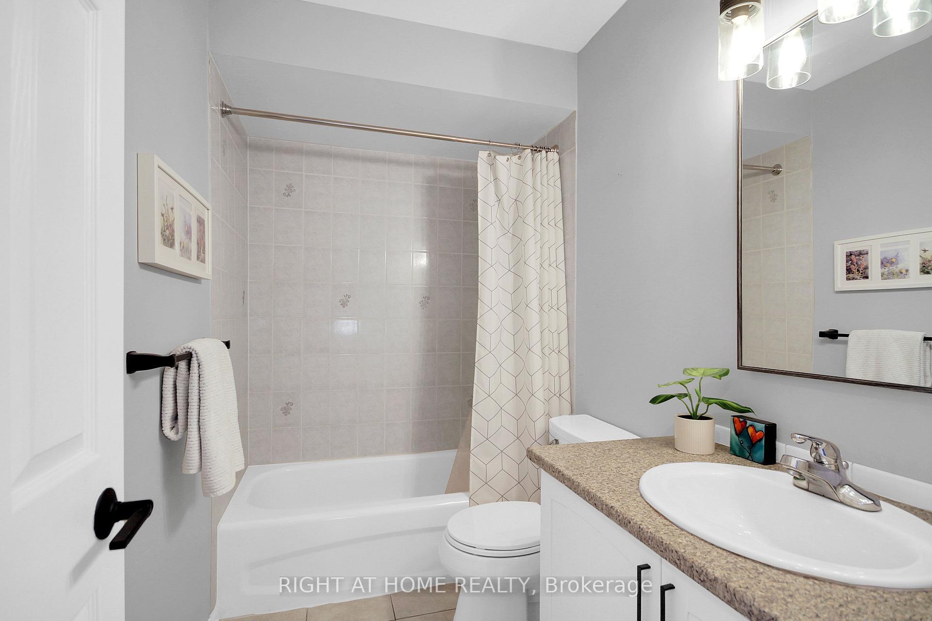 Photo 24 of 31 Scampton Drive, Ottawa, Kanata - Morgan's Grant/South March — HOMEH
