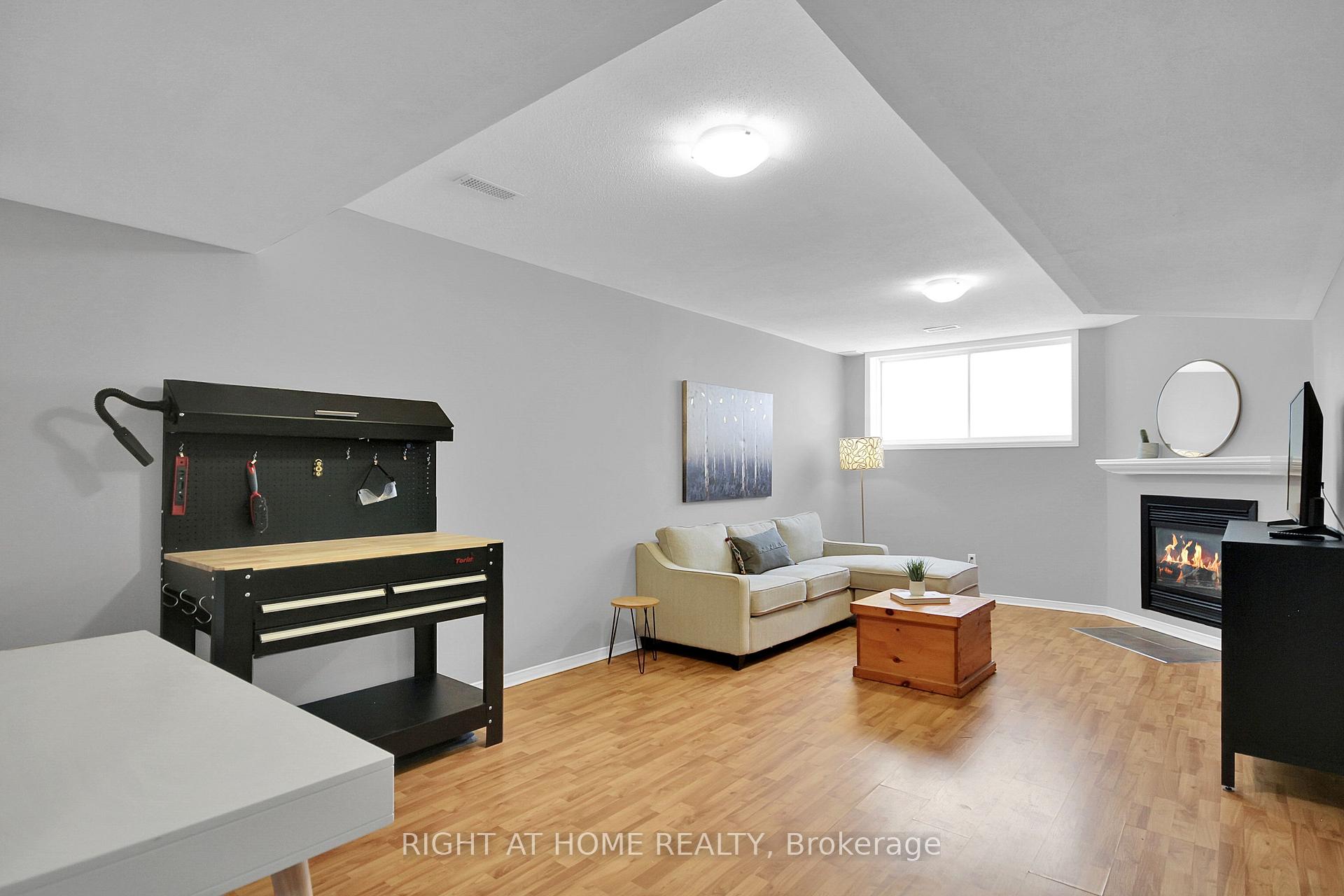 Photo 27 of 31 Scampton Drive, Ottawa, Kanata - Morgan's Grant/South March — HOMEH