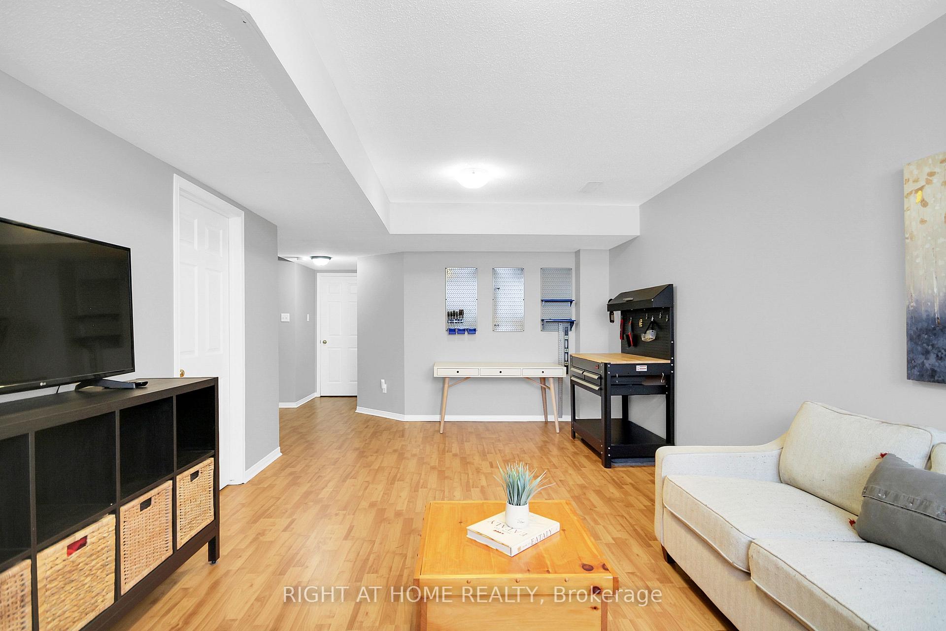 Photo 28 of 31 Scampton Drive, Ottawa, Kanata - Morgan's Grant/South March — HOMEH