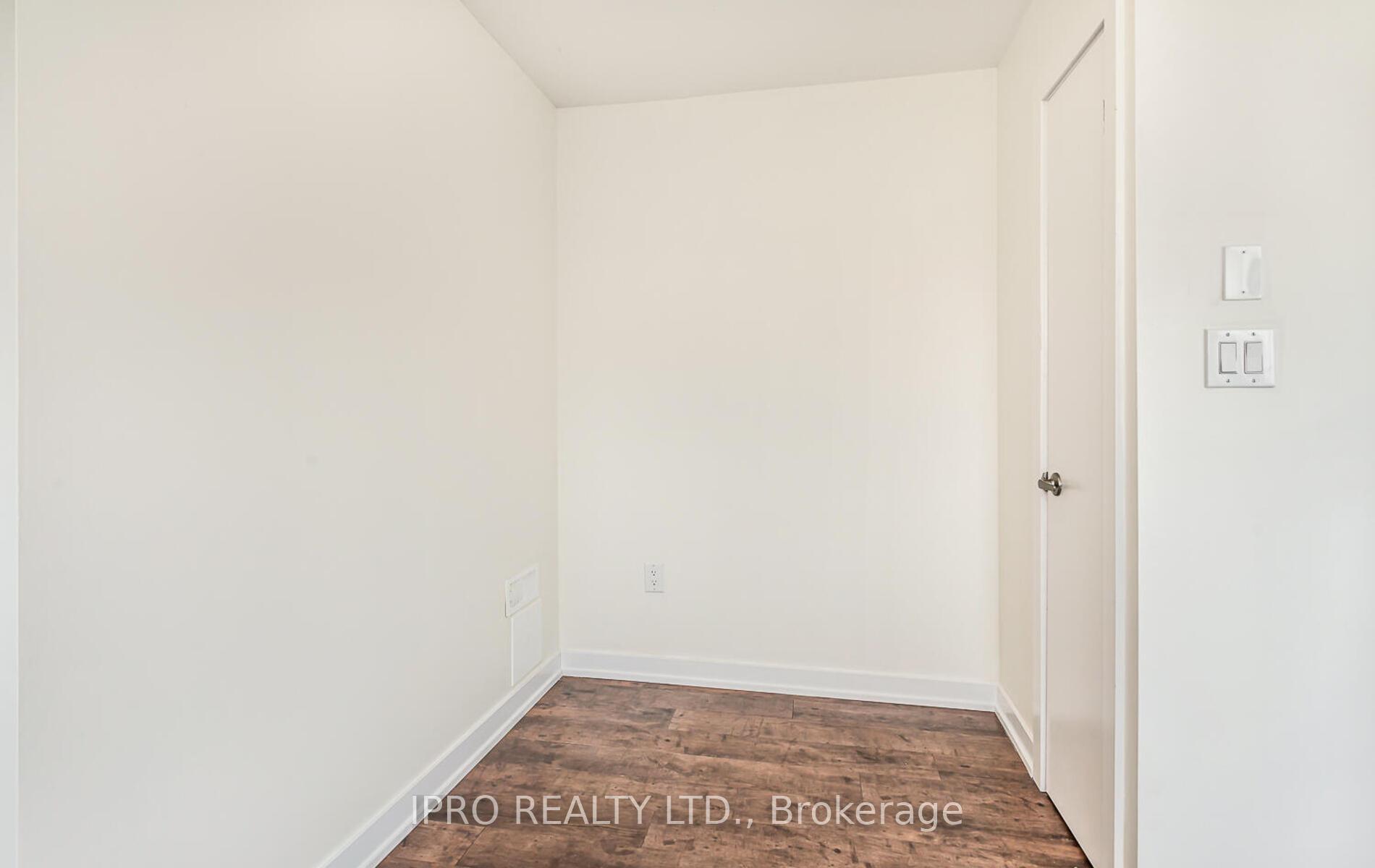 Photo 5 of Unit 43, 590 North Service Road E, Hamilton, Stoney Creek — HOMEH