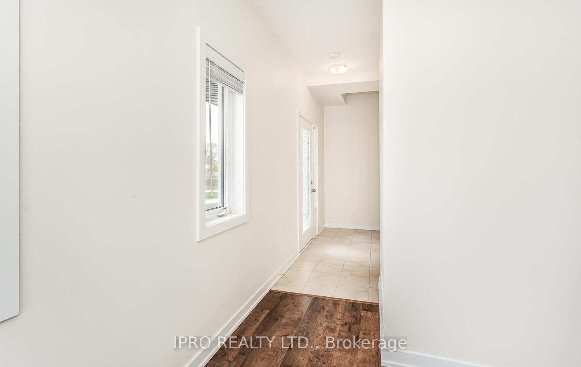 Photo 7 of Unit 43, 590 North Service Road E, Hamilton, Stoney Creek — HOMEH