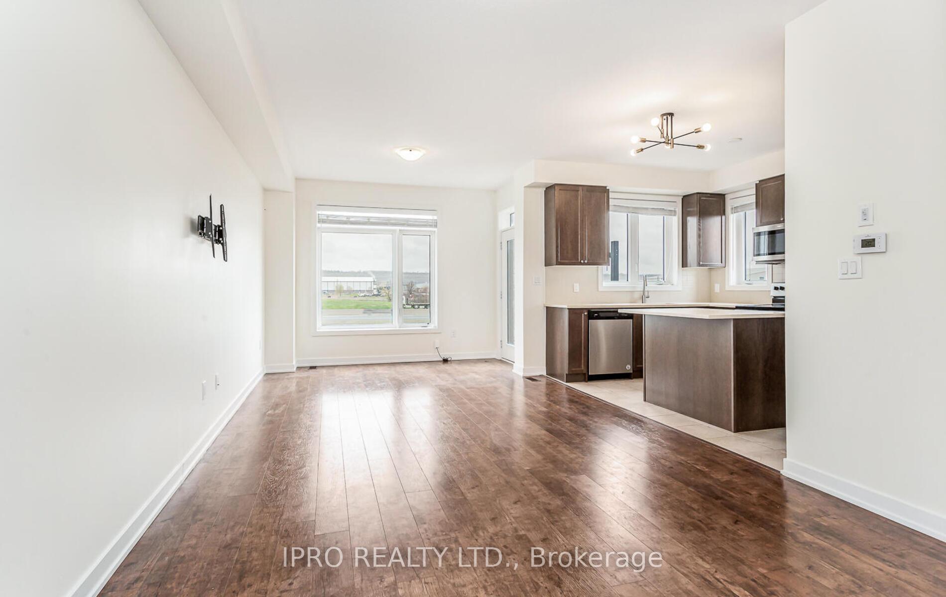 Photo 9 of Unit 43, 590 North Service Road E, Hamilton, Stoney Creek — HOMEH