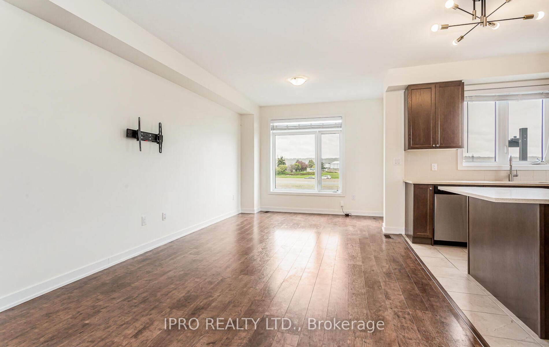 Photo 11 of Unit 43, 590 North Service Road E, Hamilton, Stoney Creek — HOMEH