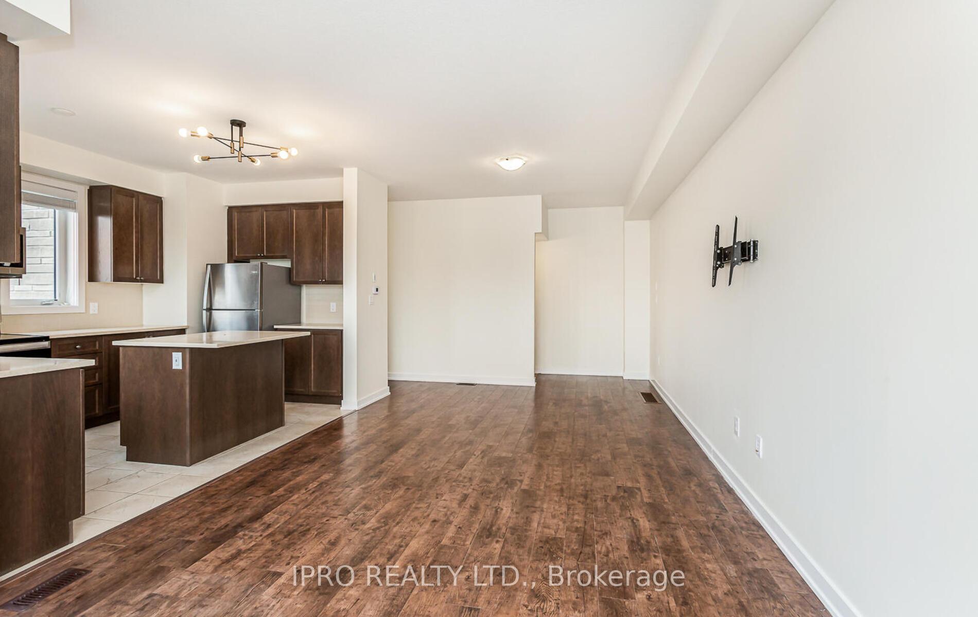 Photo 12 of Unit 43, 590 North Service Road E, Hamilton, Stoney Creek — HOMEH