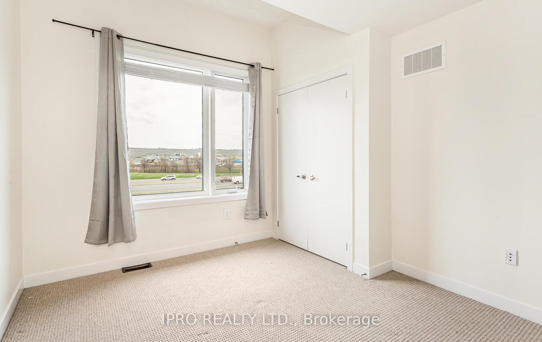 Photo 23 of Unit 43, 590 North Service Road E, Hamilton, Stoney Creek — HOMEH