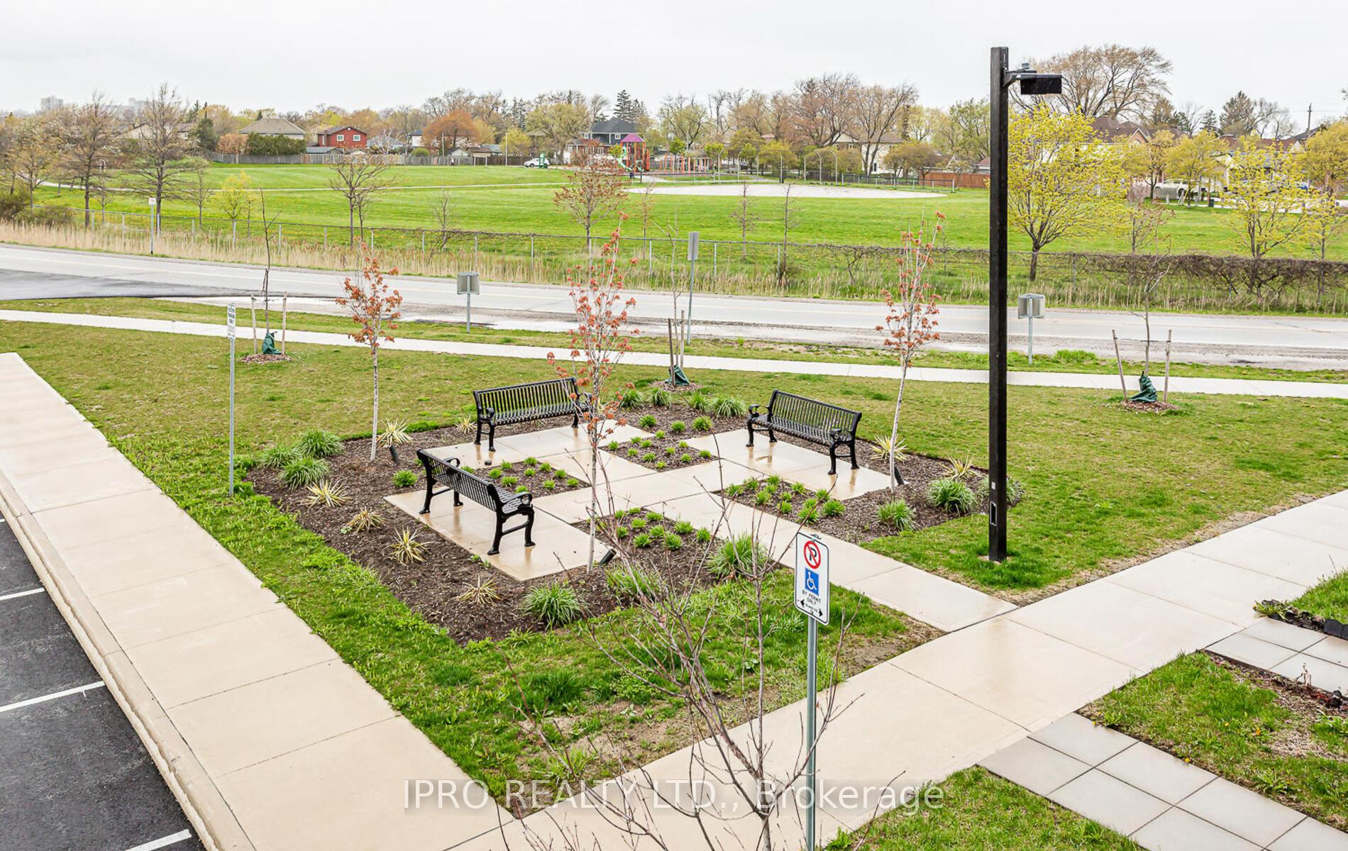 Photo 35 of Unit 43, 590 North Service Road E, Hamilton, Stoney Creek — HOMEH