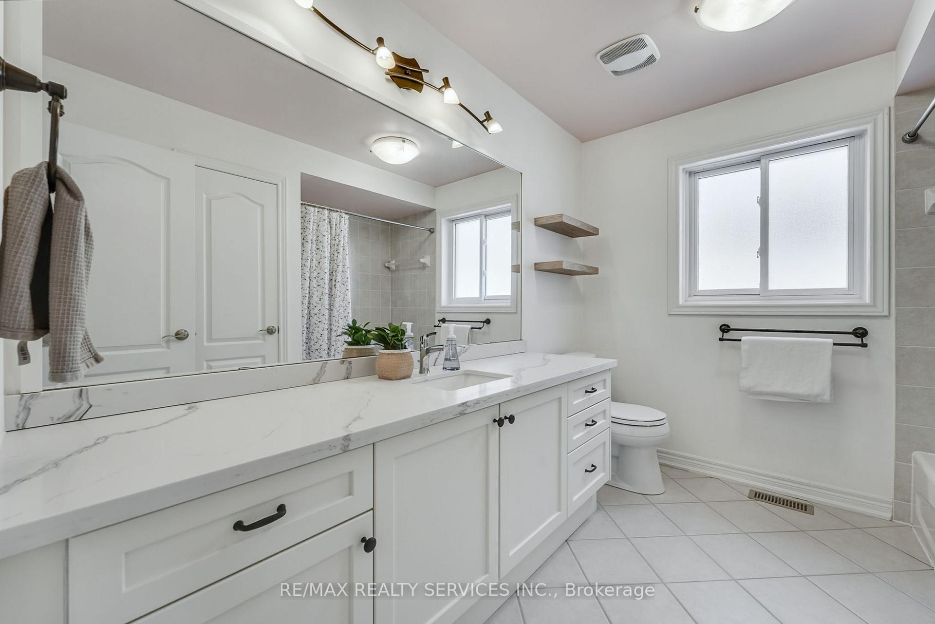 Photo 20 of 194 Cooke Crescent, Milton, Dempsey — HOMEH
