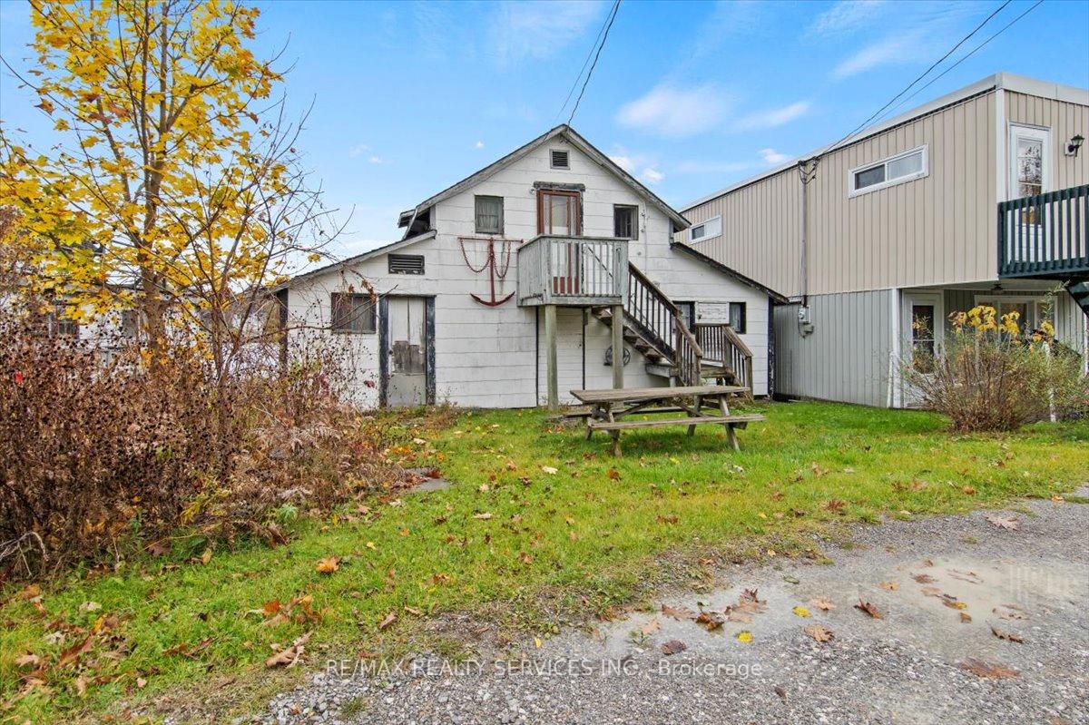 Photo 4 of 44 Circle Drive, Kawartha Lakes, Fenelon Falls — HOMEH