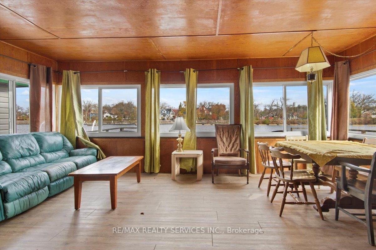 Photo 12 of 44 Circle Drive, Kawartha Lakes, Fenelon Falls — HOMEH