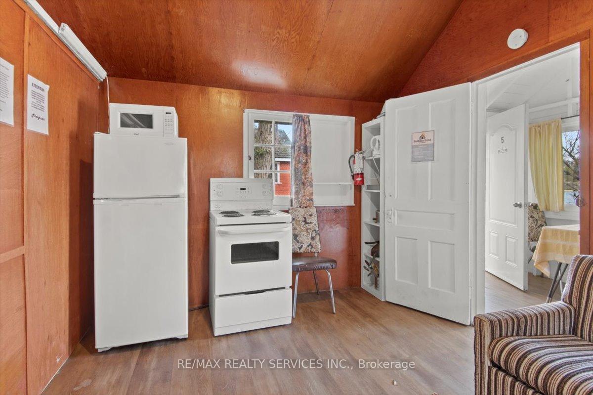 Photo 34 of 44 Circle Drive, Kawartha Lakes, Fenelon Falls — HOMEH