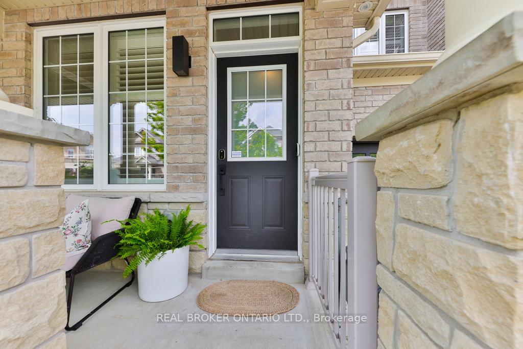 Photo 4 of 1456 Haws Crescent, Milton, Clarke — HOMEH