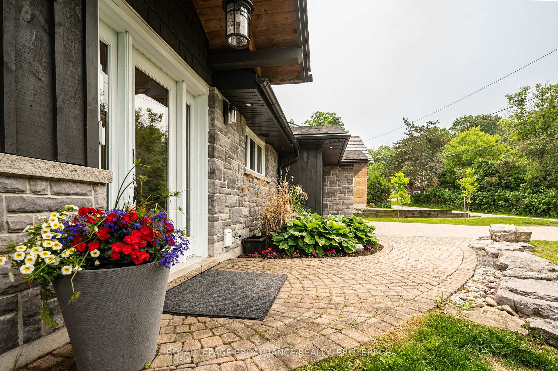 Photo 3 of 39 Rudd Avenue, Kingston, Kingston East (incl CFB Kingston) — HOMEH