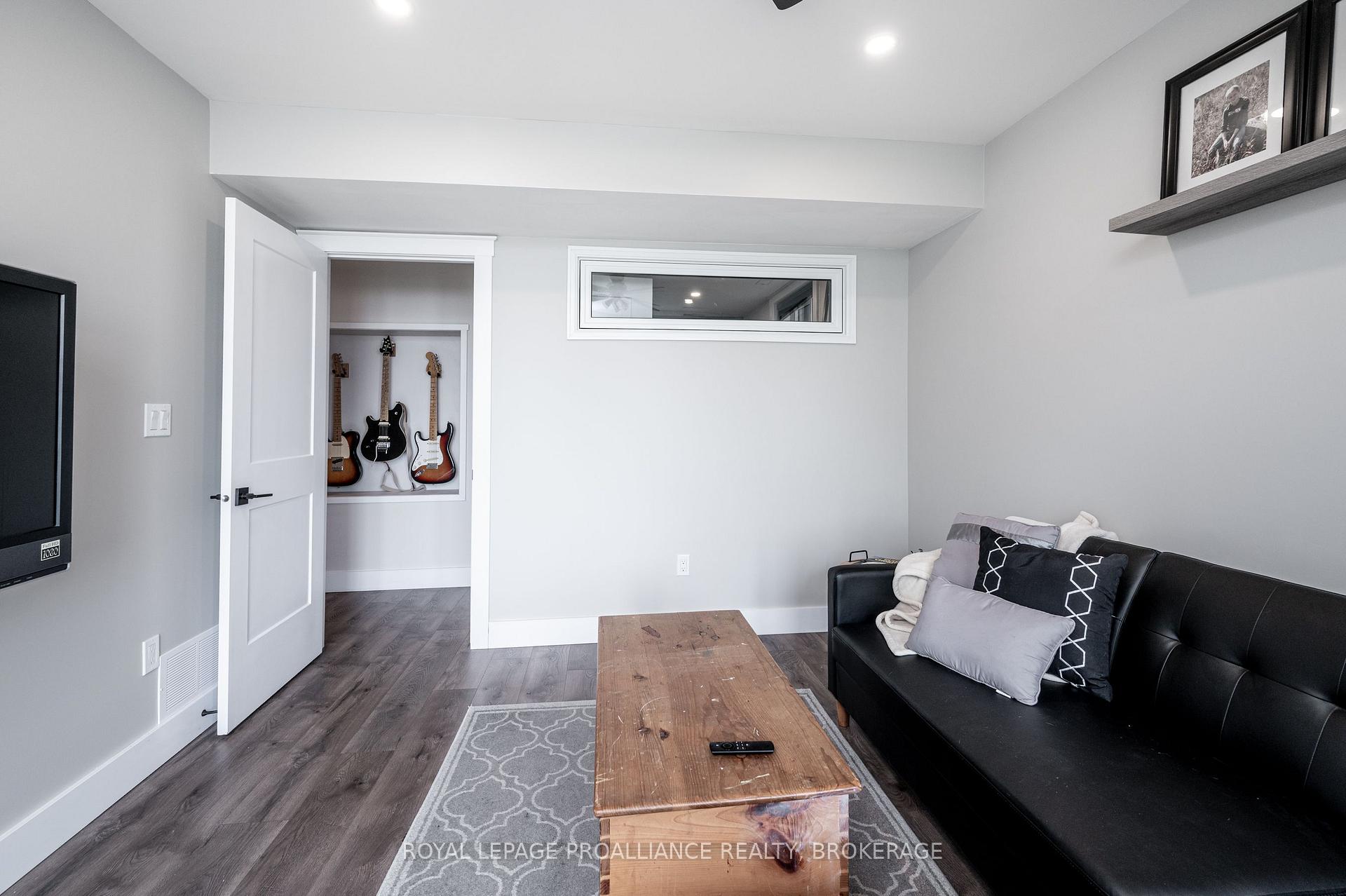 Photo 35 of 39 Rudd Avenue, Kingston, Kingston East (incl CFB Kingston) — HOMEH