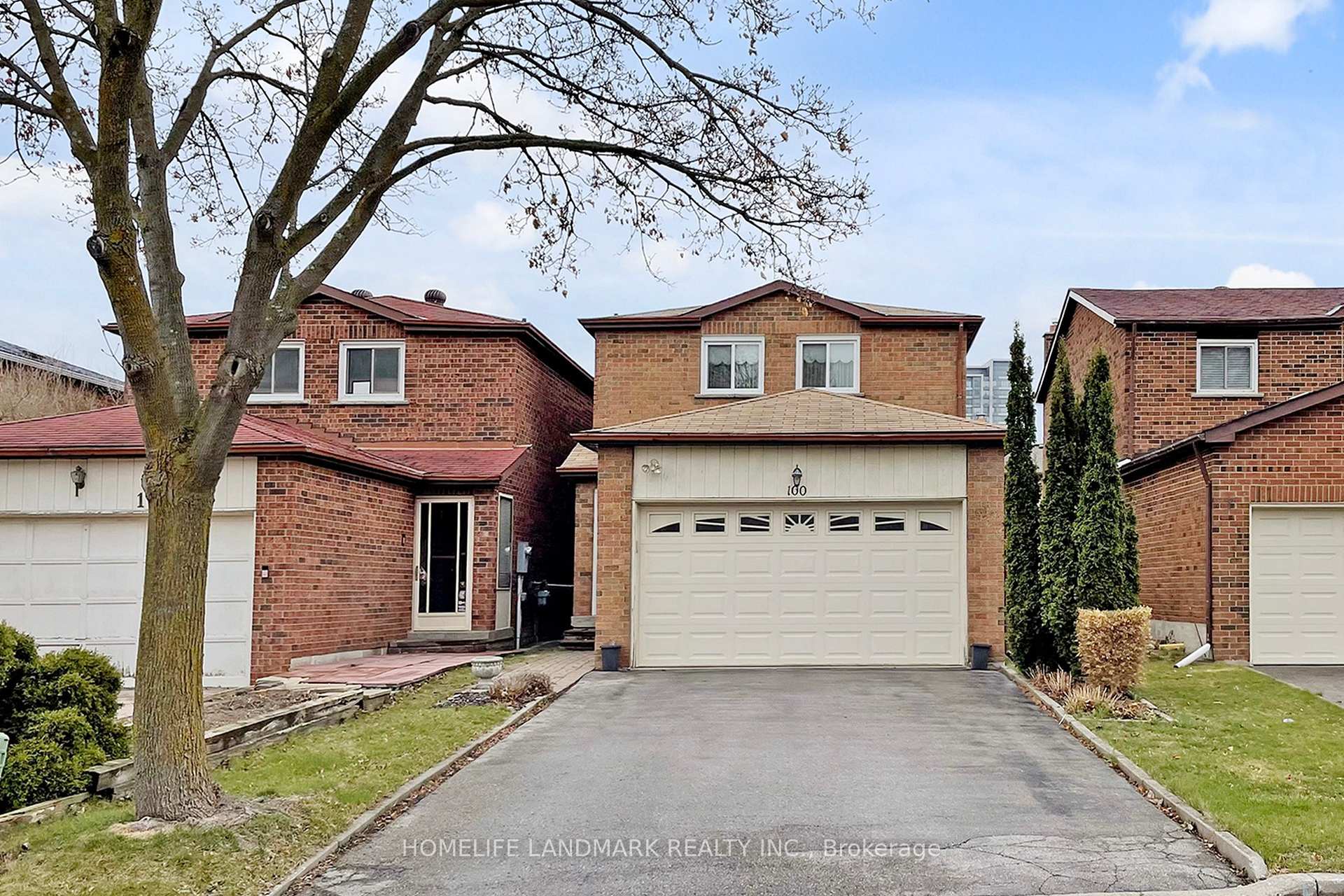 Front of 100 Kenley Crescent