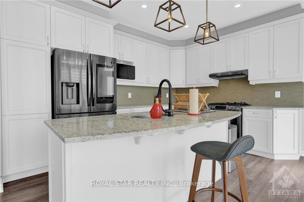 Photo 12 of 1012 Laburnum Walk, Ottawa, Kanata - Emerald Meadows/Trailwest — HOMEH