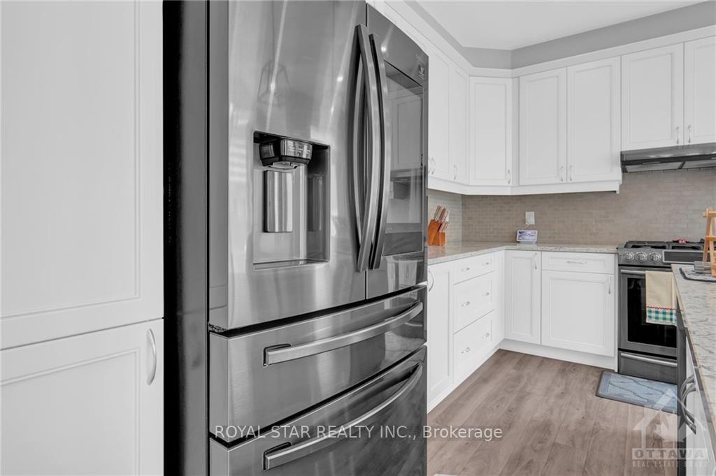 Photo 13 of 1012 Laburnum Walk, Ottawa, Kanata - Emerald Meadows/Trailwest — HOMEH