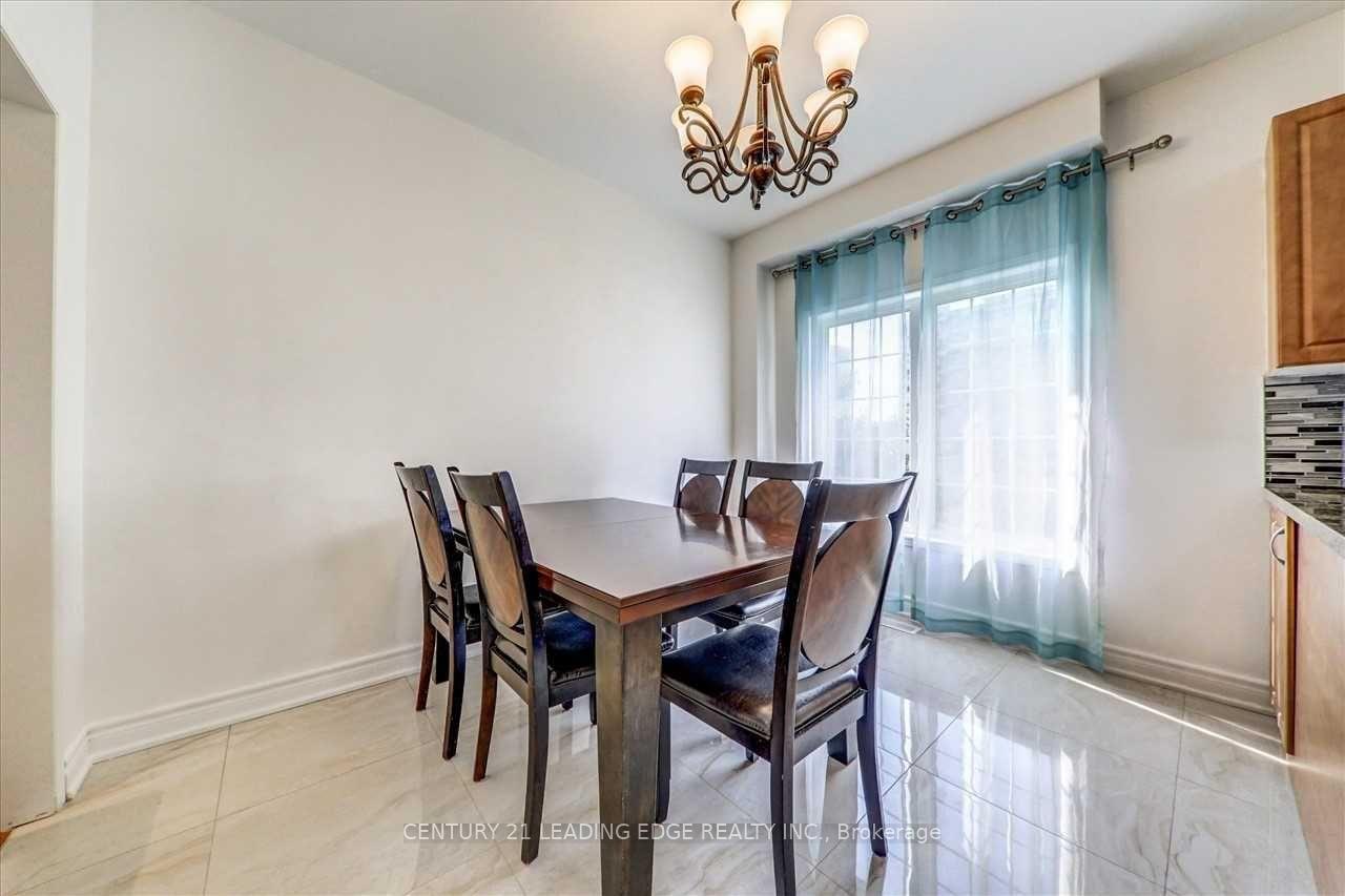 Photo 6 of Unit Main, 52 Lahore Crescent, Markham, Cedarwood — HOMEH