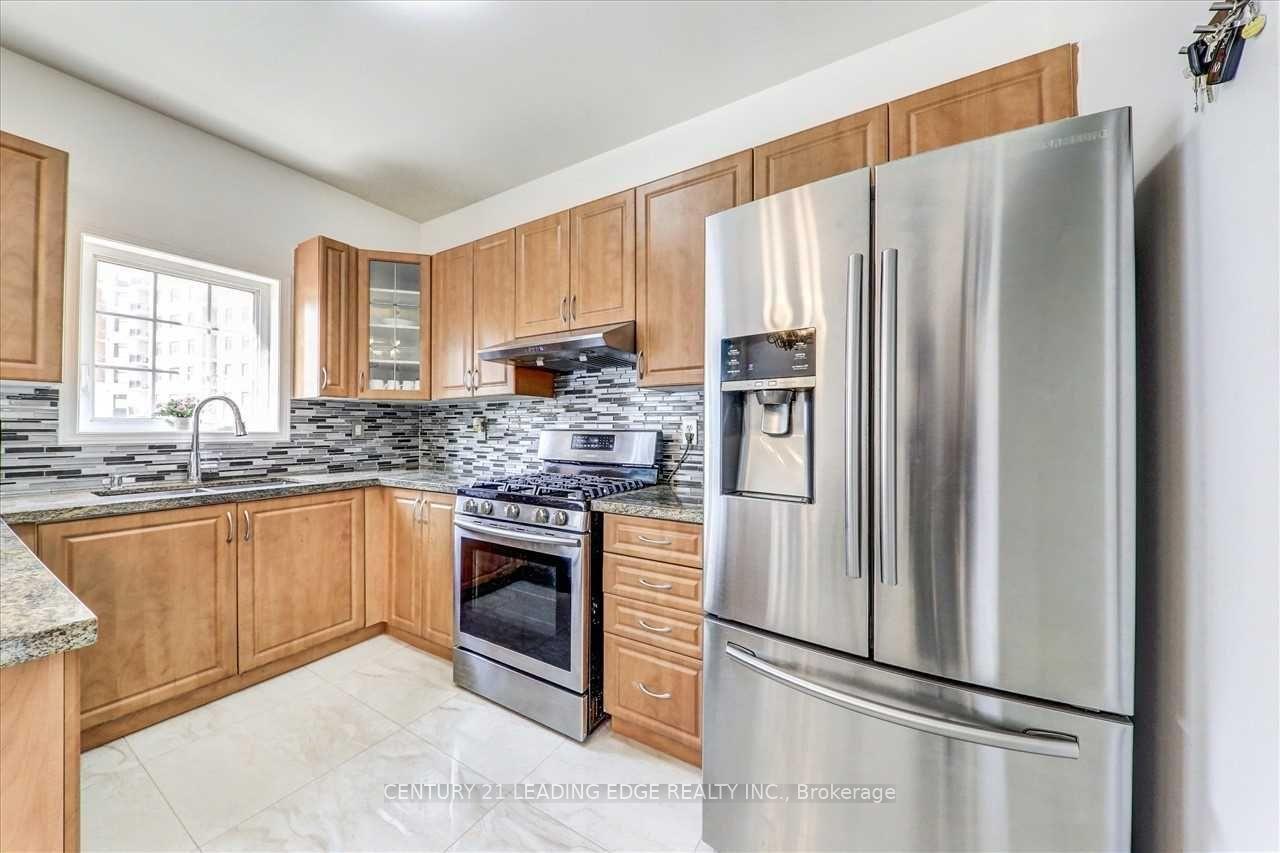 Photo 7 of Unit Main, 52 Lahore Crescent, Markham, Cedarwood — HOMEH