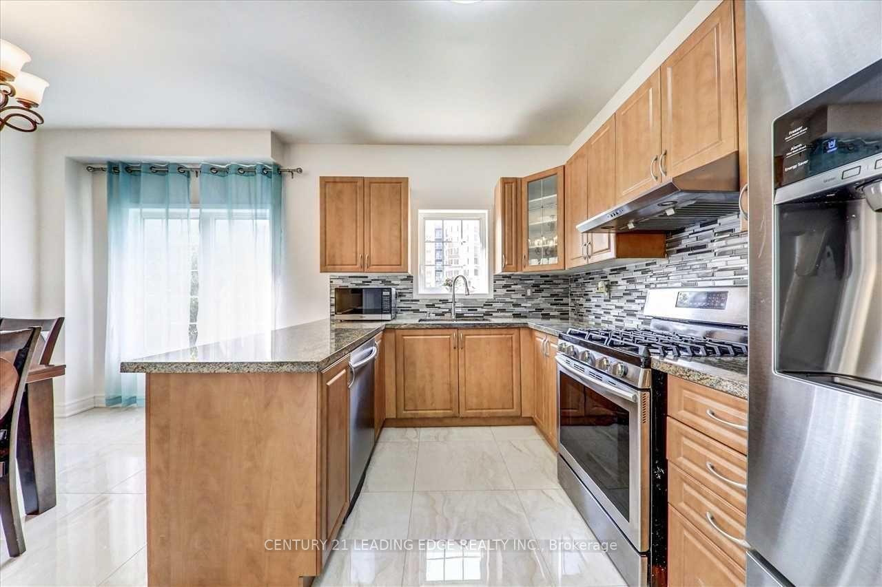 Photo 9 of Unit Main, 52 Lahore Crescent, Markham, Cedarwood — HOMEH
