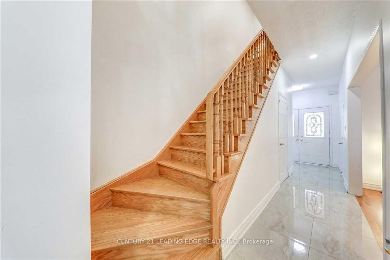 Photo 12 of Unit Main, 52 Lahore Crescent, Markham, Cedarwood — HOMEH