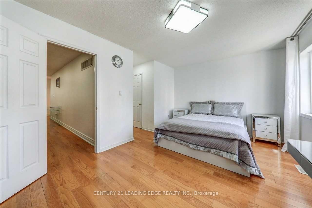 Photo 14 of Unit Main, 52 Lahore Crescent, Markham, Cedarwood — HOMEH